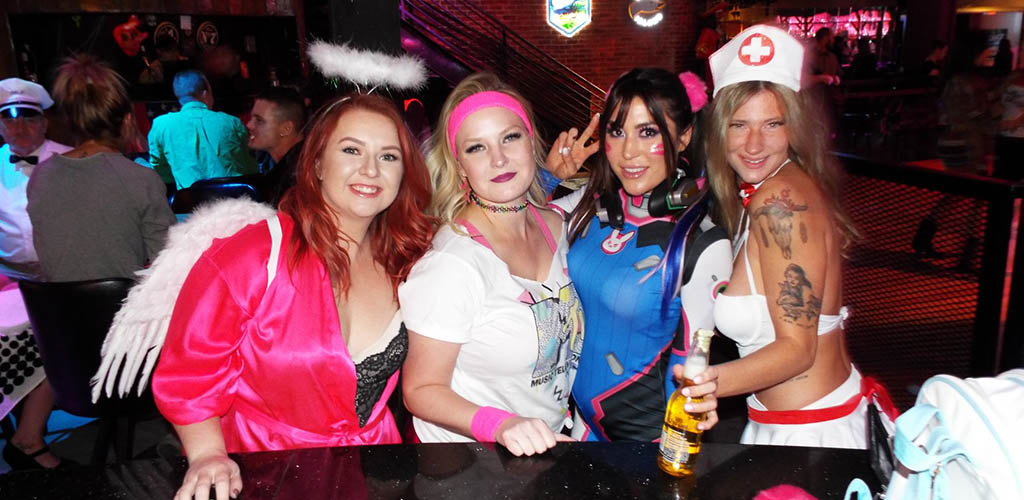 Curvy women at Cowboy's