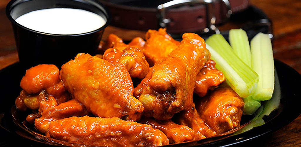 Buffalo wings from Double Dog
