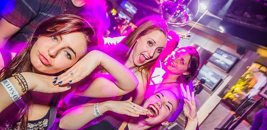 Halifax girls dancing and looking for hookups at Pacifico Bar