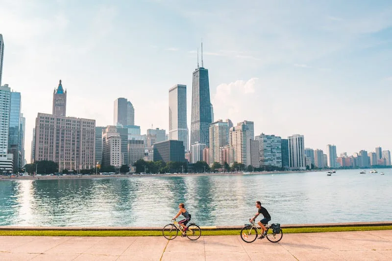 Lifestyle photos that tell a genuine Chicago story for dating apps